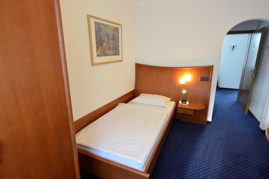 Trollinger Hof Hotel Bad Oeynhausen Kültér fotó