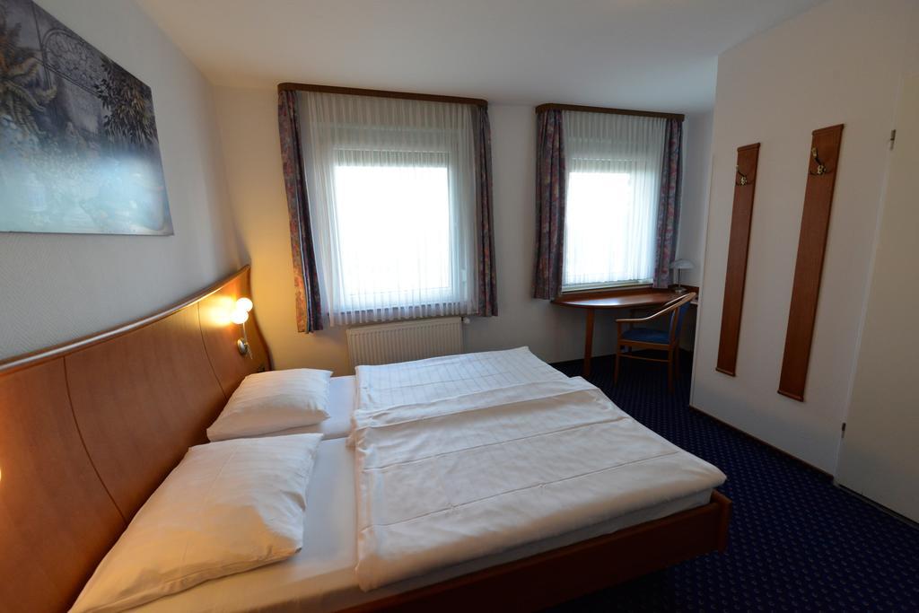 Trollinger Hof Hotel Bad Oeynhausen Kültér fotó