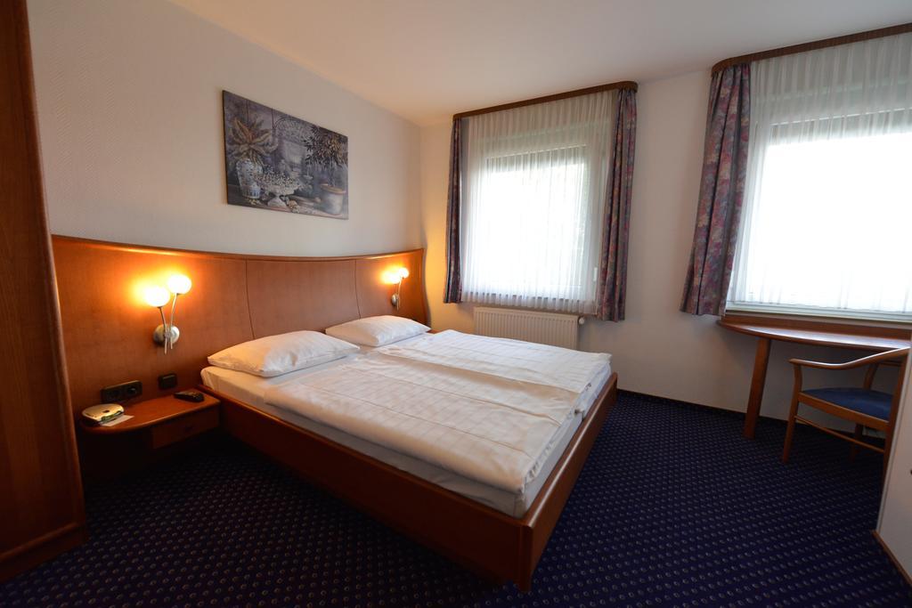 Trollinger Hof Hotel Bad Oeynhausen Kültér fotó